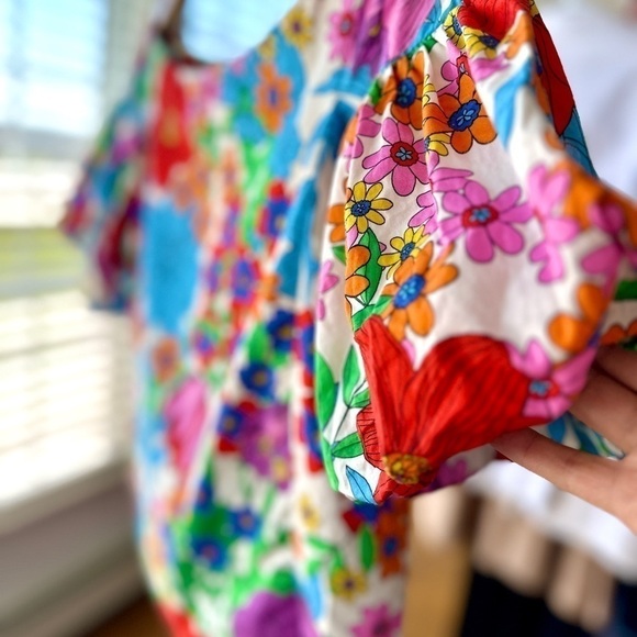 H&M top, off-shoulder, short balloon  sleeves, loose fitting, 💯 cotton, floral - Picture 2 of 14